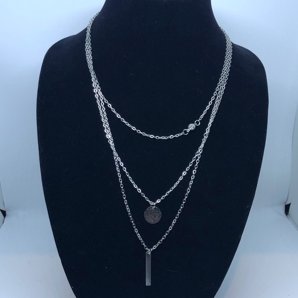 Wila Delicate 3 Layer Silver Necklace - Picture 4 of 9